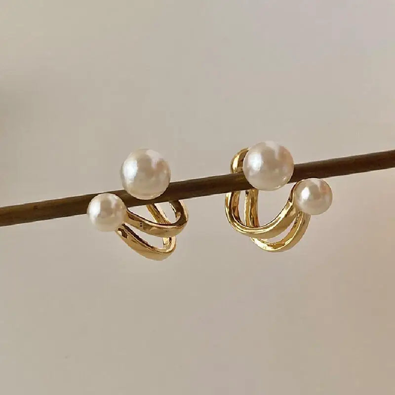 Classic Pearl Drop Earrings – Retro Elegance Reimagined