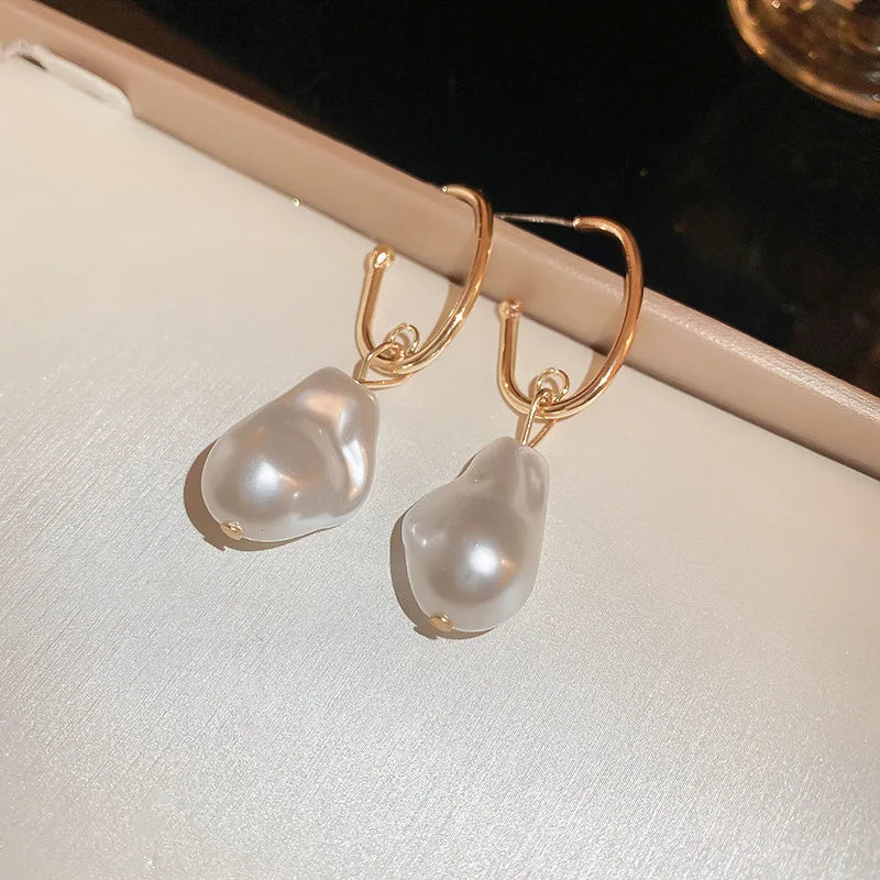 Pearl Heart Stud Earrings – Elegant Love Edition