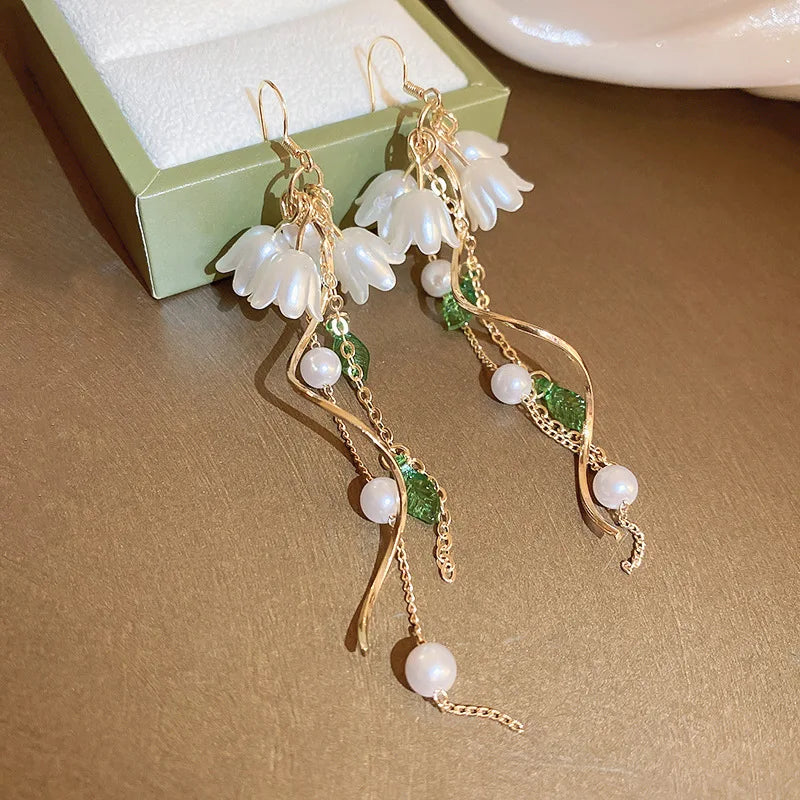 Angel Eye Tulip Petal Hoop Earrings – Gold & Rhinestone