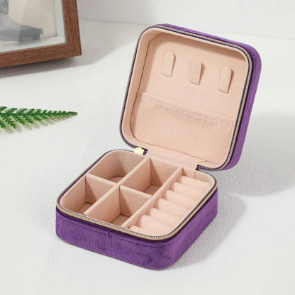 Velvet Travel Jewelry Box – Compact Elegance On the Go 💎