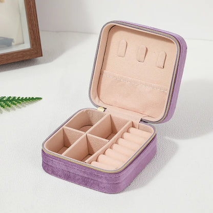 Velvet Travel Jewelry Box – Compact Elegance On the Go 💎