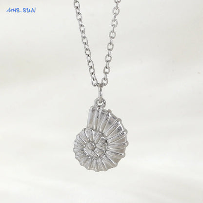 The Starfish & Shell Pendant Necklace – Trendy Stainless Steel Beach Jewelry
