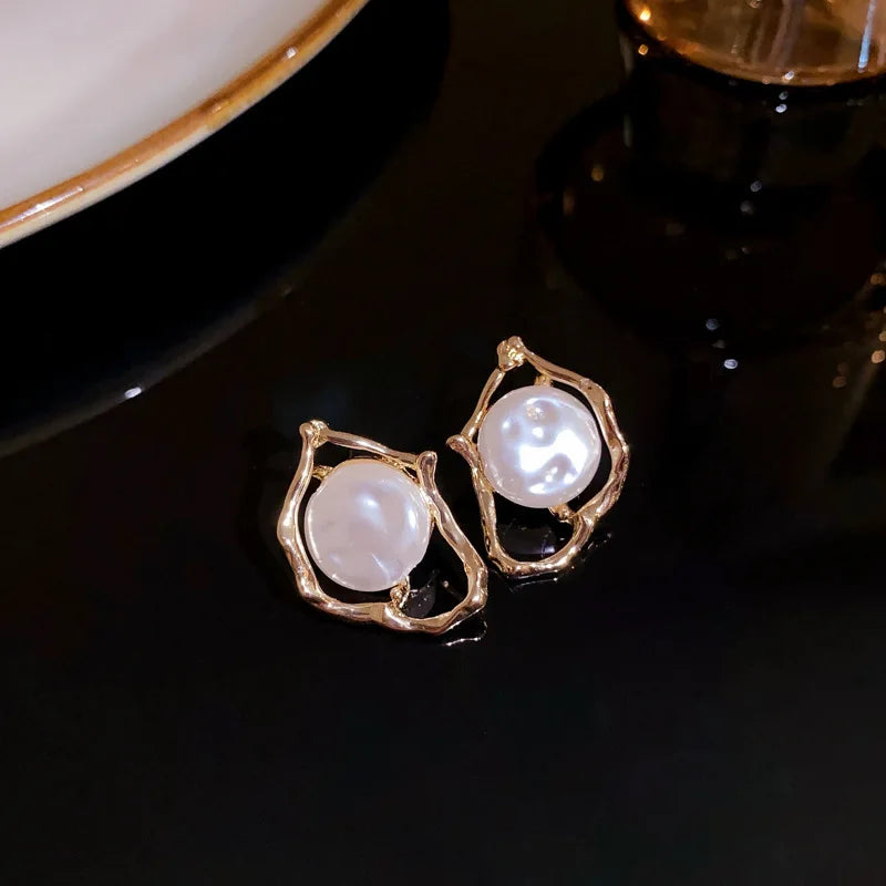 Pearl Heart Stud Earrings – Elegant Love Edition