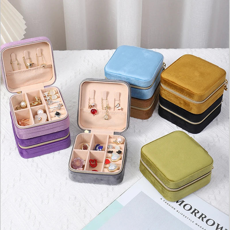 Velvet Travel Jewelry Box – Compact Elegance On the Go 💎