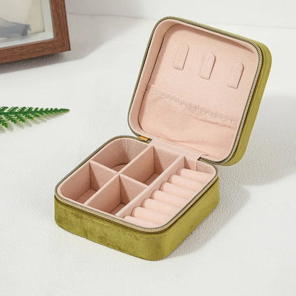 Velvet Travel Jewelry Box – Compact Elegance On the Go 💎