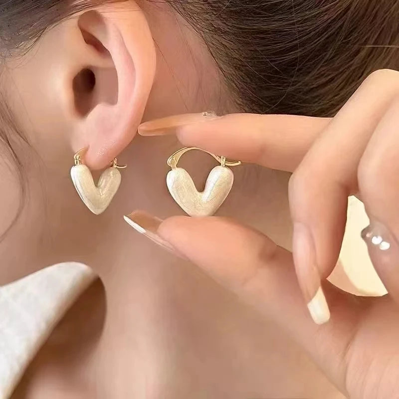 🤍 Korean Sweet Minimalist Heart Drop Earrings