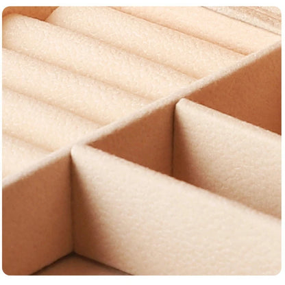 Velvet Travel Jewelry Box – Compact Elegance On the Go 💎