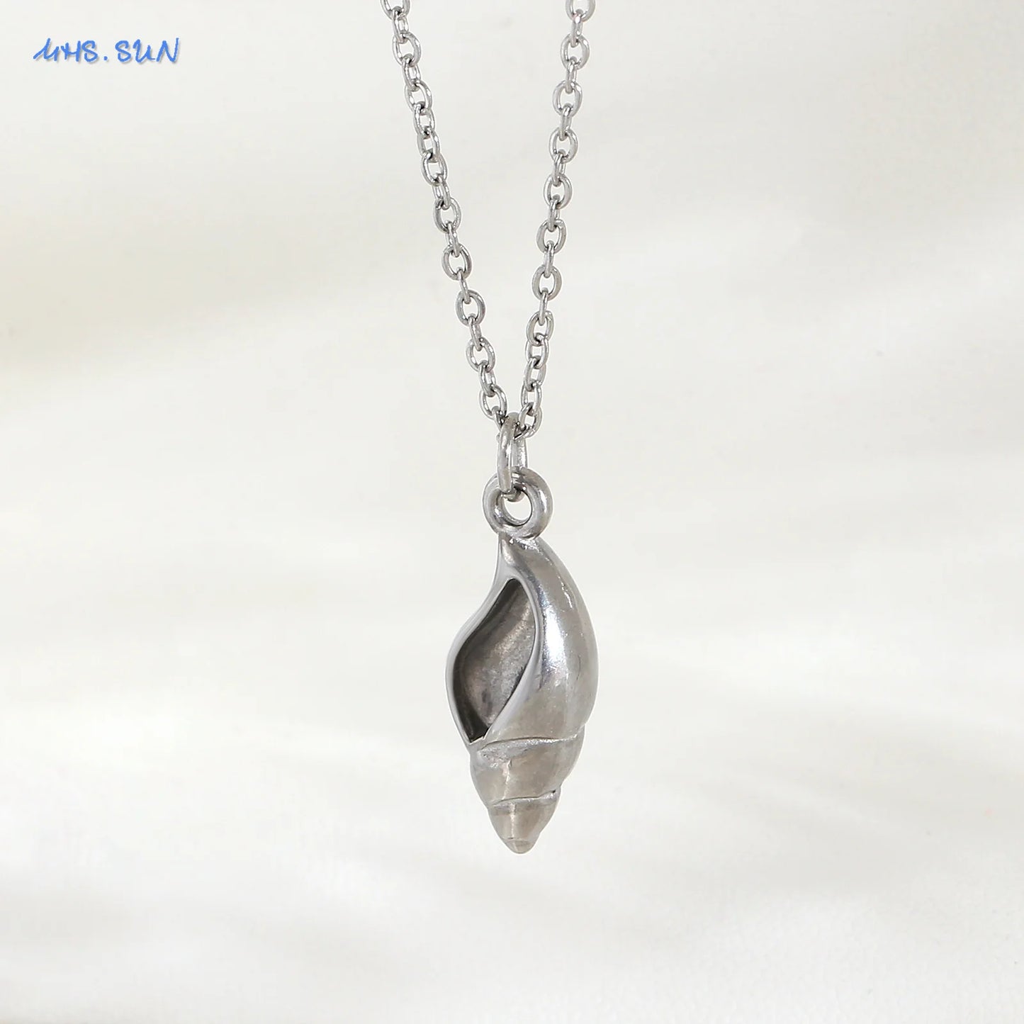 The Starfish & Shell Pendant Necklace – Trendy Stainless Steel Beach Jewelry